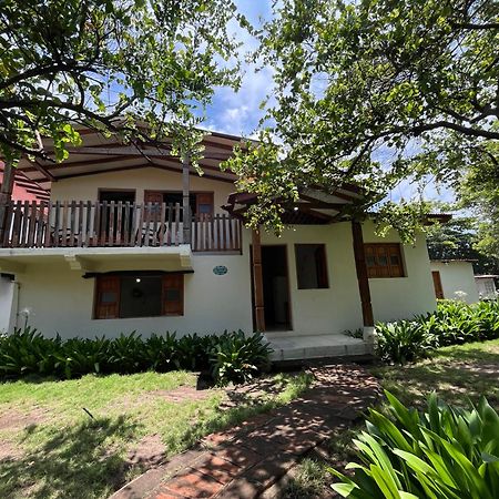 Casa De Playa Los Moncada Leon Exterior photo