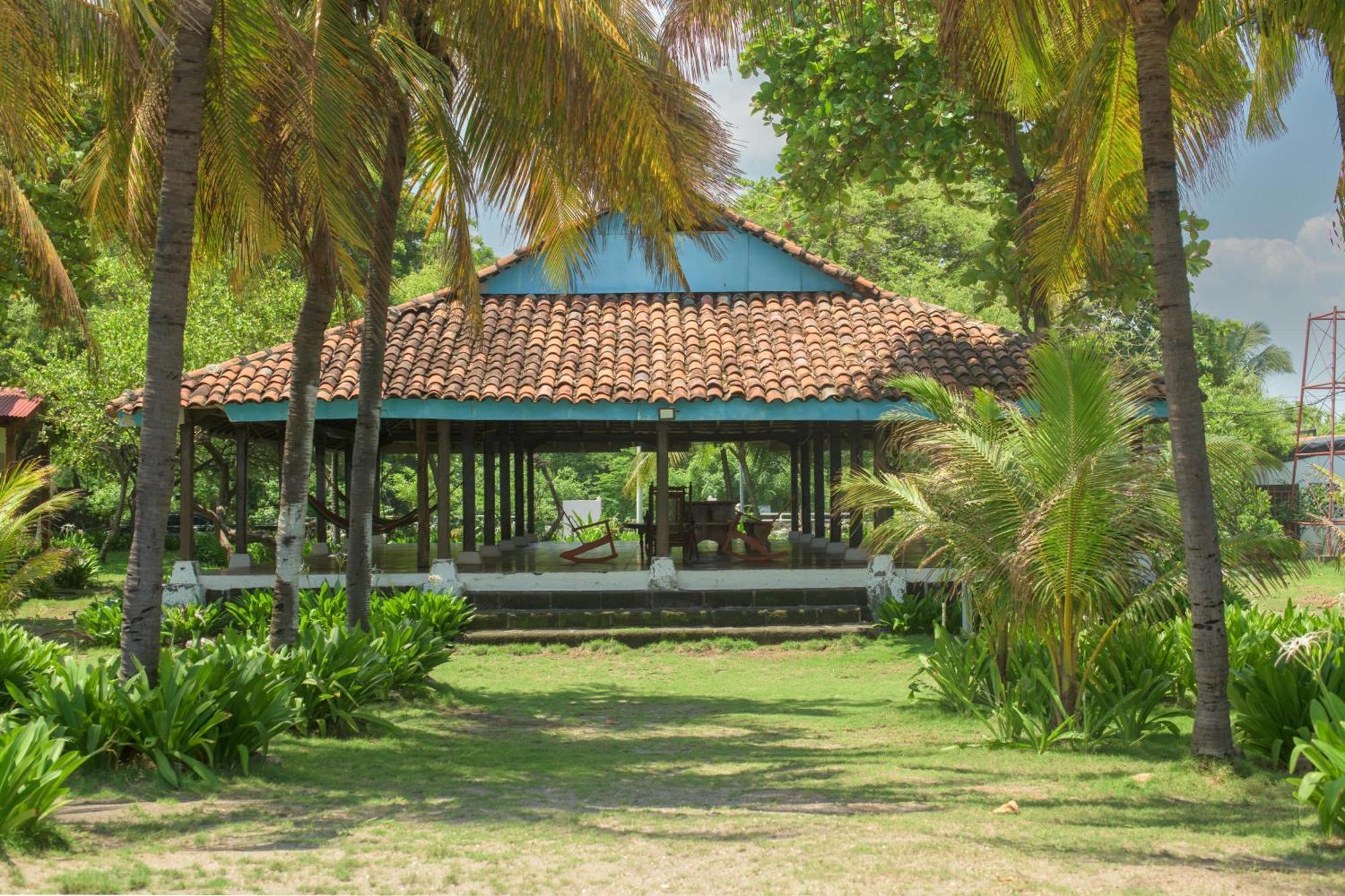 Casa De Playa Los Moncada Leon Exterior photo